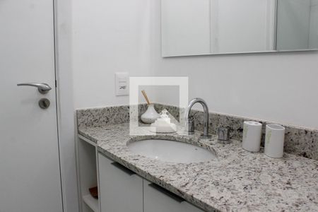 Banheiro de kitnet/studio à venda com 1 quarto, 27m² em Partenon, Porto Alegre