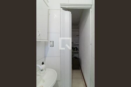Casa à venda com 200m², 2 quartos e 5 vagas Casa à venda com 200m², 2 quartos e 5 vagasBanheiro