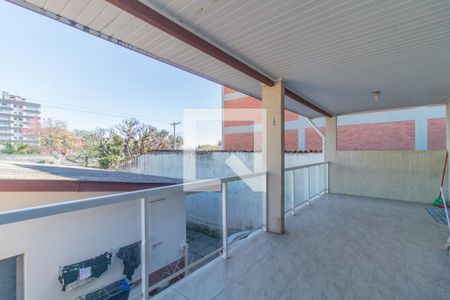 Casa à venda com 200m², 2 quartos e 5 vagas Casa à venda com 200m², 2 quartos e 5 vagasÁrea externa