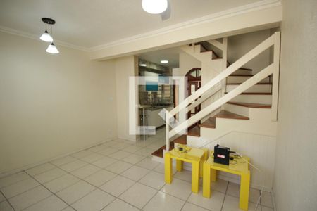 Sala de casa de condomínio para alugar com 3 quartos, 80m² em Rio Branco, Canoas