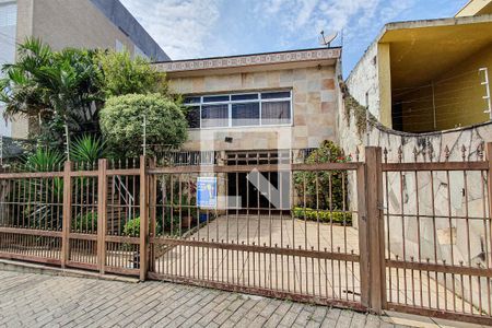 Casa à venda com 100m², 5 quartos e 7 vagas Casa à venda com 100m², 5 quartos e 7 vagasFachada