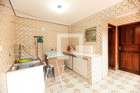 Casa à venda com 100m², 5 quartos e 7 vagas Casa à venda com 100m², 5 quartos e 7 vagasÁrea de Serviço