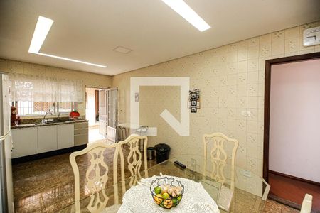 Casa à venda com 100m², 5 quartos e 7 vagas Casa à venda com 100m², 5 quartos e 7 vagasCozinha