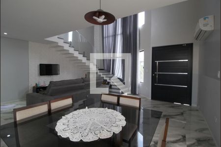 Casa de condomínio para alugar com 230m², 3 quartos e 4 vagasSala