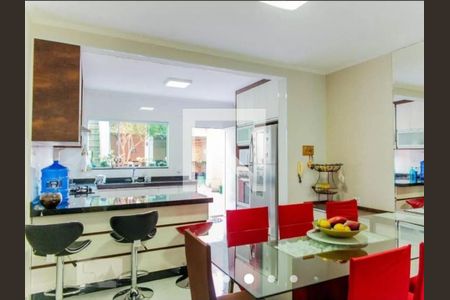 Casa para alugar com 4 quartos, 257m² em Vila Humaita, Santo André