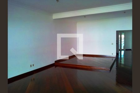 Casa à venda com 4 quartos, 400m² em Chácara Monte Alegre, São Paulo