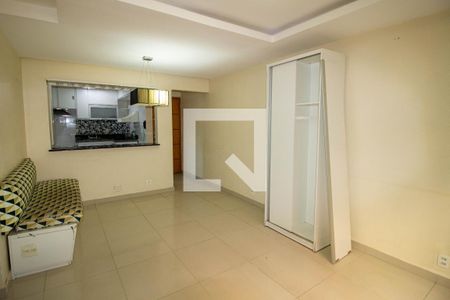 Apartamento à venda com 80m², 3 quartos e 2 vagasSala