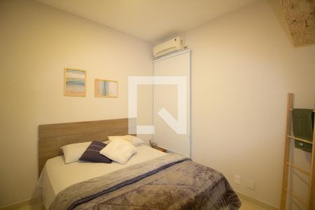 Quarto 1 de apartamento à venda com 2 quartos, 70m² em Copacabana, Rio de Janeiro