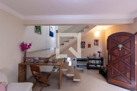 Sala de Estar  de casa para alugar com 3 quartos, 131m² em Vila Marari, São Paulo