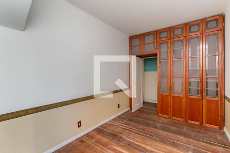 Quarto 2 de casa à venda com 2 quartos, 57m² em Auxiliadora, Porto Alegre