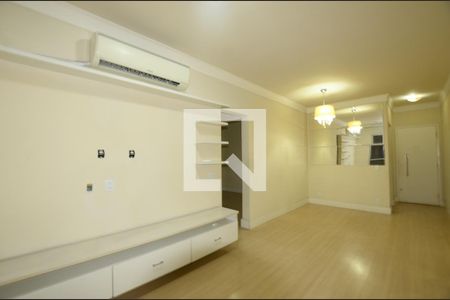 Sala de apartamento para alugar com 2 quartos, 70m² em Praça Seca, Rio de Janeiro