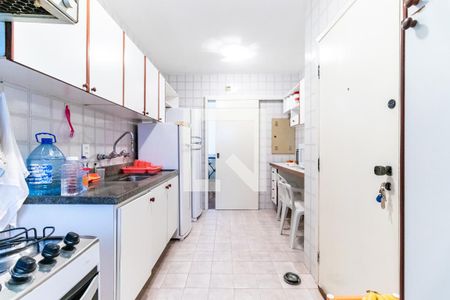 Cozinha de apartamento para alugar com 3 quartos, 109m² em Vila Sofia, São Paulo