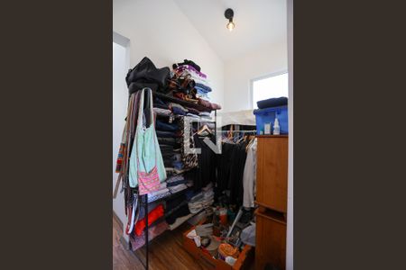 Casa de condomínio para alugar com 250m², 4 quartos e 4 vagas Casa de condomínio para alugar com 250m², 4 quartos e 4 vagasSuíte master - closet