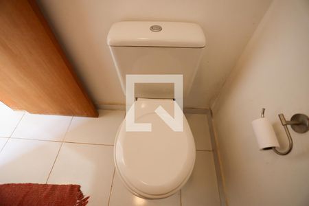 Casa de condomínio para alugar com 250m², 4 quartos e 4 vagas Casa de condomínio para alugar com 250m², 4 quartos e 4 vagasLavabo - detalhes