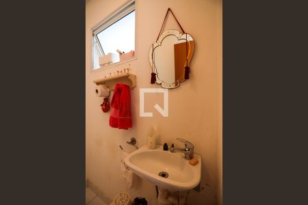 Casa de condomínio para alugar com 250m², 4 quartos e 4 vagas Casa de condomínio para alugar com 250m², 4 quartos e 4 vagasLavabo - detalhes