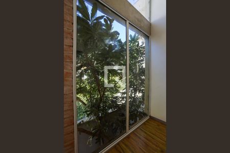 Casa de condomínio para alugar com 250m², 4 quartos e 4 vagas Casa de condomínio para alugar com 250m², 4 quartos e 4 vagasHall - vista