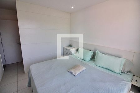 Suite de casa de condomínio para alugar com 5 quartos, 180m² em Vargem Pequena, Rio de Janeiro