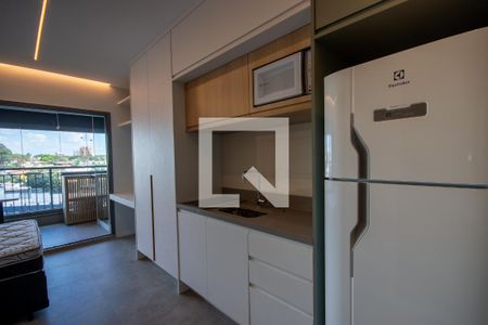 Cozinha de kitnet/studio para alugar com 0 quarto, 27m² em Indianópolis, São Paulo