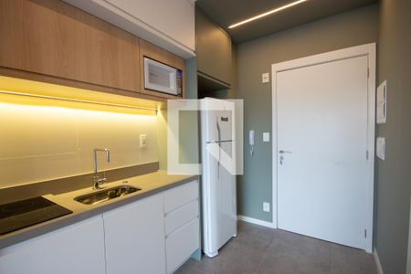 Cozinha de kitnet/studio para alugar com 0 quarto, 27m² em Indianópolis, São Paulo