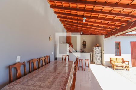 Casa à venda com 260m², 4 quartos e 3 vagas Casa à venda com 260m², 4 quartos e 3 vagasÁrea gourmet