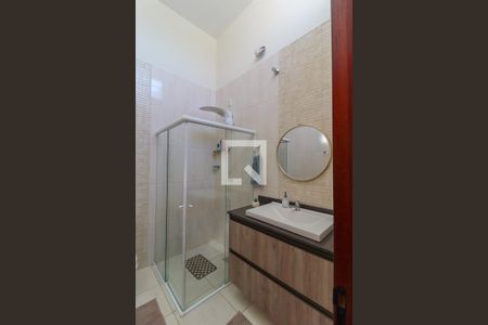 Casa à venda com 260m², 4 quartos e 3 vagas Casa à venda com 260m², 4 quartos e 3 vagasBanheiro