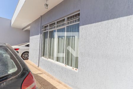 Casa à venda com 260m², 4 quartos e 3 vagas Casa à venda com 260m², 4 quartos e 3 vagasGaragem