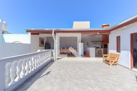 Casa à venda com 260m², 4 quartos e 3 vagas Casa à venda com 260m², 4 quartos e 3 vagasQuintal