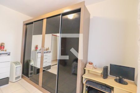 Casa à venda com 260m², 4 quartos e 3 vagas Casa à venda com 260m², 4 quartos e 3 vagasQuarto 2