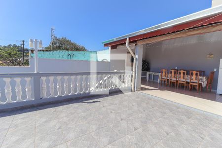 Casa à venda com 260m², 4 quartos e 3 vagas Casa à venda com 260m², 4 quartos e 3 vagasQuintal