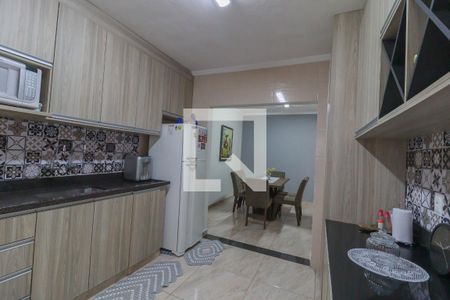 Casa à venda com 260m², 4 quartos e 3 vagas Casa à venda com 260m², 4 quartos e 3 vagasCozinha