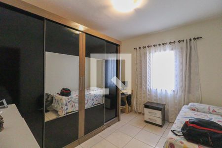 Casa à venda com 260m², 4 quartos e 3 vagas Casa à venda com 260m², 4 quartos e 3 vagasQuarto 2