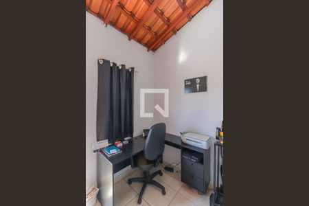 Casa à venda com 260m², 4 quartos e 3 vagas Casa à venda com 260m², 4 quartos e 3 vagasEscritório