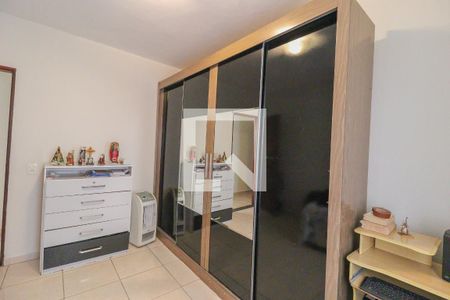 Casa à venda com 260m², 4 quartos e 3 vagas Casa à venda com 260m², 4 quartos e 3 vagasQuarto 2