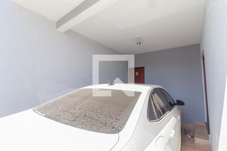 Casa à venda com 260m², 4 quartos e 3 vagas Casa à venda com 260m², 4 quartos e 3 vagasGaragem