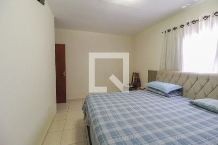 Casa à venda com 260m², 4 quartos e 3 vagas Casa à venda com 260m², 4 quartos e 3 vagasQuarto 1