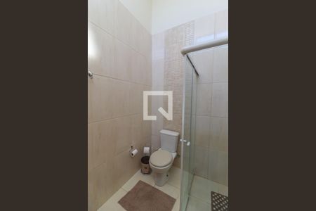 Casa à venda com 260m², 4 quartos e 3 vagas Casa à venda com 260m², 4 quartos e 3 vagasBanheiro