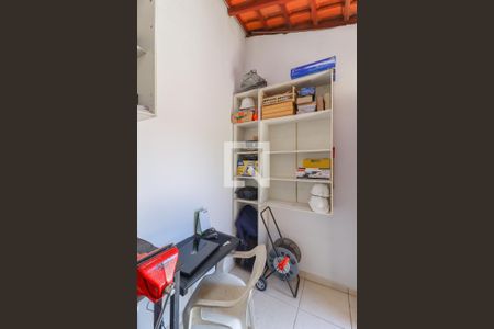 Casa à venda com 260m², 4 quartos e 3 vagas Casa à venda com 260m², 4 quartos e 3 vagasEscritório