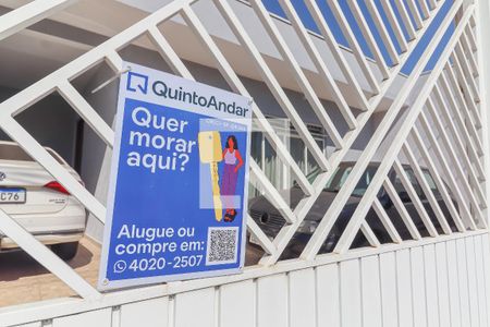 Casa à venda com 260m², 4 quartos e 3 vagas Casa à venda com 260m², 4 quartos e 3 vagasPlaca