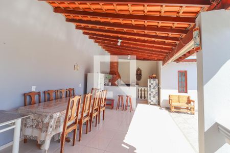 Casa à venda com 260m², 4 quartos e 3 vagas Casa à venda com 260m², 4 quartos e 3 vagasÁrea gourmet