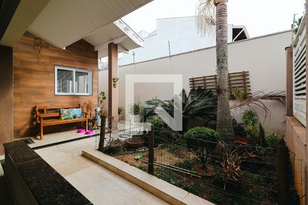 Casa à venda com 250m², 3 quartos e 2 vagas Casa à venda com 250m², 3 quartos e 2 vagasJardim