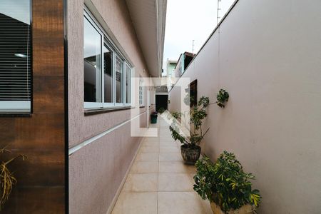 Casa à venda com 250m², 3 quartos e 2 vagas Casa à venda com 250m², 3 quartos e 2 vagasCorredor