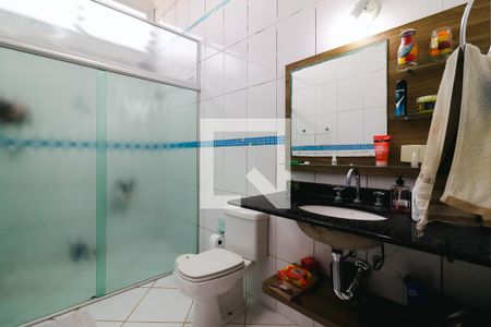 Casa à venda com 250m², 3 quartos e 2 vagas Casa à venda com 250m², 3 quartos e 2 vagasBanheiro da Suíte