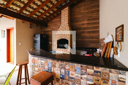 Casa à venda com 250m², 3 quartos e 2 vagas Casa à venda com 250m², 3 quartos e 2 vagasÁrea gourmet