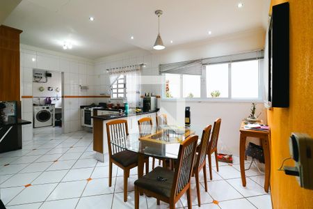 Casa à venda com 250m², 3 quartos e 2 vagas Casa à venda com 250m², 3 quartos e 2 vagasCozinha