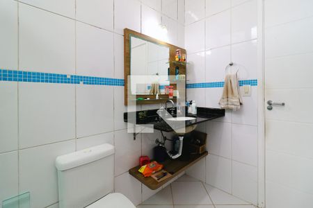 Casa à venda com 250m², 3 quartos e 2 vagas Casa à venda com 250m², 3 quartos e 2 vagasBanheiro da Suíte