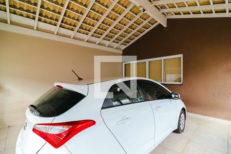 Casa à venda com 250m², 3 quartos e 2 vagas Casa à venda com 250m², 3 quartos e 2 vagasGaragem
