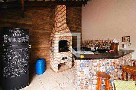 Casa à venda com 250m², 3 quartos e 2 vagas Casa à venda com 250m², 3 quartos e 2 vagasÁrea gourmet