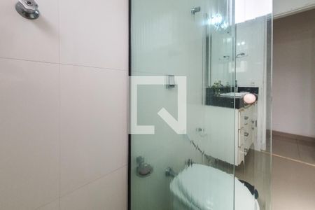 Apartamento para alugar com 126m², 3 quartos e sem vaga Apartamento para alugar com 126m², 3 quartos e sem vagaBanheiro 2