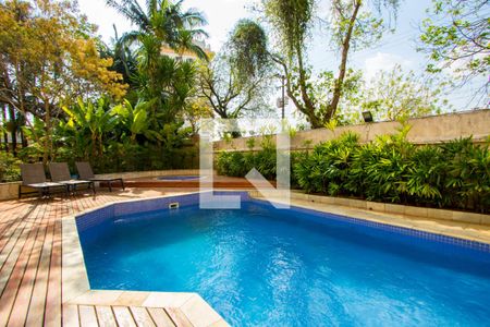 Apartamento à venda com 200m², 4 quartos e 3 vagas Apartamento à venda com 200m², 4 quartos e 3 vagasÁrea comum - Piscina