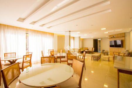 Apartamento à venda com 200m², 4 quartos e 3 vagas Apartamento à venda com 200m², 4 quartos e 3 vagasÁrea comum - Salão de festas